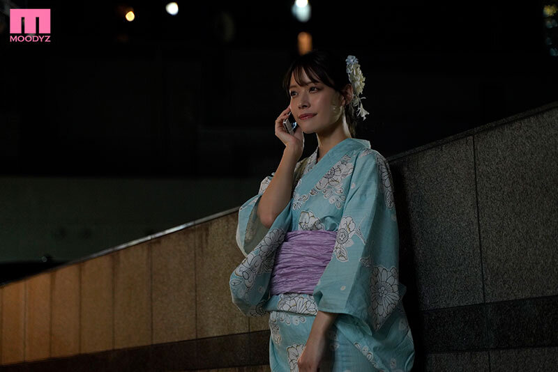 八木奈々(八木奈奈)作品MIDA-428发布!花火大会偶遇正妹老师!躲雨时把已订婚的她睡走了!-图片2